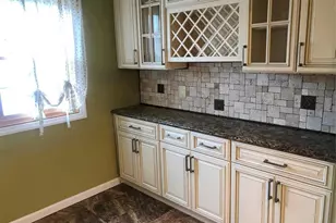 563 Albemarle Pl, Cedarhurst, NY 11516 - Photo 8