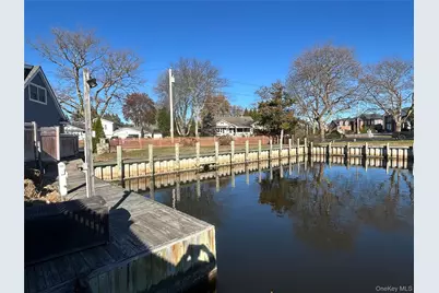 183 Tahlulah Lane, West Islip, NY 11795 - Photo 4