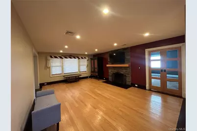 183 Tahlulah Lane, West Islip, NY 11795 - Photo 18