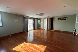 183 Tahlulah Ln, West Islip, NY 11795 - Photo 12