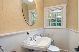 151 Milburn Ln, East Hills, NY 11577 - Photo 12