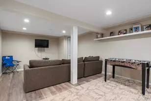 151 Milburn Ln, East Hills, NY 11577 - Photo 24