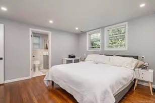 151 Milburn Ln, East Hills, NY 11577 - Photo 18