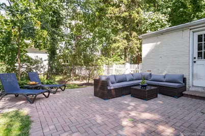 151 Milburn Lane, East Hills, NY 11577 - Photo 28