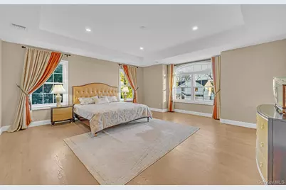 76 Northern Parkway W, Plainview, NY 11803 - Photo 4