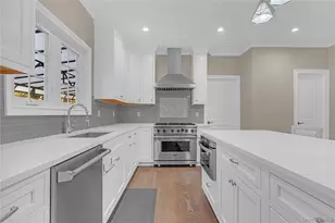 76 Northern Pkwy W, Plainview, NY 11803 - Photo 16