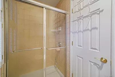 221 Thelma Avenue, Merrick, NY 11566 - Photo 34