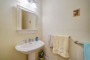 221 Thelma Ave, Merrick, NY 11566 - Photo 24