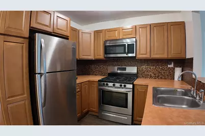 420 Screvin Avenue, Bronx, NY 10473 - Photo 2