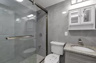 27-09 Utopia Pkwy, Flushing, NY 11358 - Photo 18