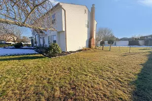 22 Forte Ave, Medford, NY 11763 - Photo 4