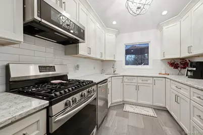 377 Deer Road, Ronkonkoma, NY 11779 - Photo 6