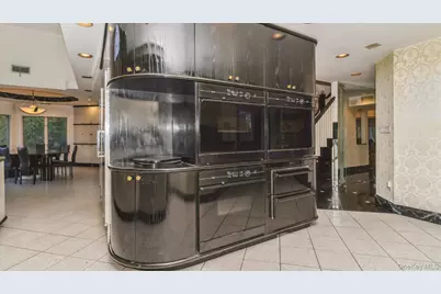 178 Wildacre Avenue, Lawrence, NY 11559 - Photo 24