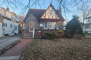 138-39 227th St, Springfield Gardens, NY 11413 - Photo 2