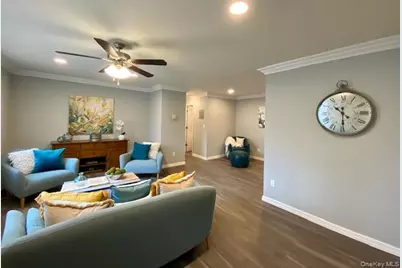 331 Brook Avenue #331-2A, Bay Shore, NY 11706 - Photo 4