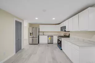 20 Matsunaye Dr, Medford, NY 11763 - Photo 10