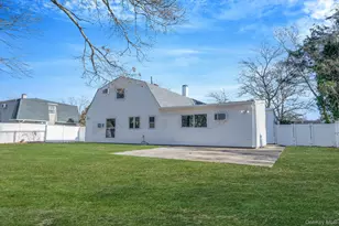 20 Matsunaye Dr, Medford, NY 11763 - Photo 4