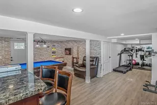 7 Sebree Pl, Plainview, NY 11803 - Photo 24