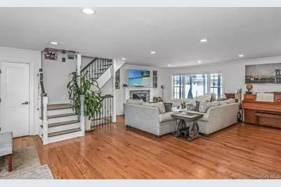 7 Sebree Place, Plainview, NY 11803 - Photo 6