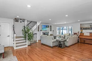 7 Sebree Pl, Plainview, NY 11803 - Photo 6