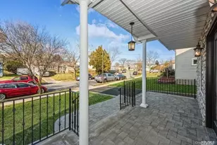 7 Sebree Pl, Plainview, NY 11803 - Photo 2