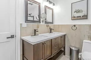 7 Sebree Pl, Plainview, NY 11803 - Photo 22