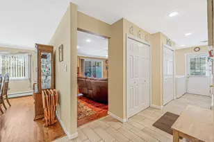 2 Green Pine Ct, Dix Hills, NY 11746 - Photo 16