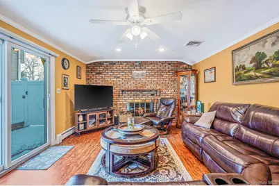 2 Greenpine Court, Dix Hills, NY 11746 - Photo 18