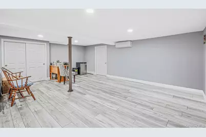 2 Greenpine Court, Dix Hills, NY 11746 - Photo 32