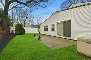 5431 Expressway Dr N, Holtsville, NY 11742 - Photo 4