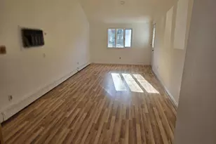 125 Greenwood Dr, North Babylon, NY 11703 - Photo 16