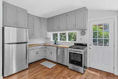 49 Thorney Avenue, Huntington Station, NY 11746 - Photo 6