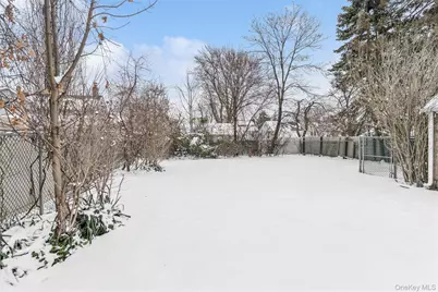 114 Lexington Avenue, Franklin Square, NY 11010 - Photo 26