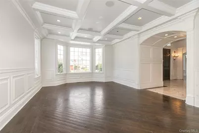 12 Knollwood Road, Roslyn, NY 11576 - Photo 8