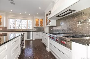 12 Knollwood Rd, Roslyn, NY 11576 - Photo 14