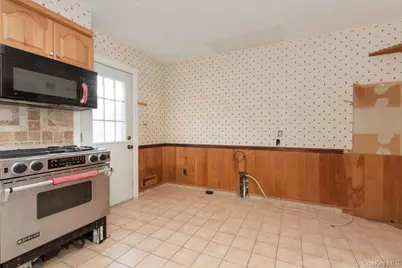 158 Reville Street, Bronx, NY 10464 - Photo 8