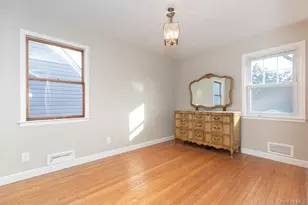 158 Reville St, Bronx, NY 10464 - Photo 12