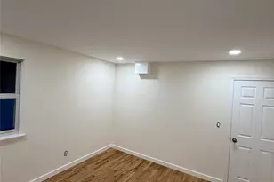 31 N Cozine Rd, Manorville, NY 11949 - Photo 8