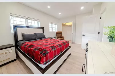 327 Mundy Lane, Mount Vernon, NY 10550 - Photo 2