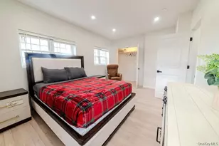 327 Mundy Ln, Mount Vernon, NY 10550 - Photo 2