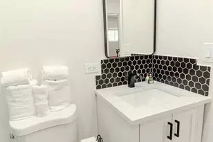 327 Mundy Ln, Mount Vernon, NY 10550 - Photo 8