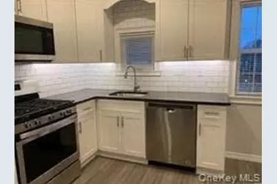 580 W Montauk Highway #22, Lindenhurst, NY 11757 - Photo 10