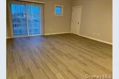 580 W Montauk Highway #22, Lindenhurst, NY 11757 - Photo 6