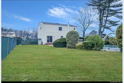 39 2nd Place, Central Islip, NY 11722 - Photo 4