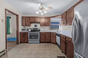 103 Glider Ave, Riverhead, NY 11901 - Photo 4