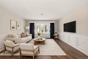 360 Woodbridge Dr, Ridge, NY 11961 - Photo 2