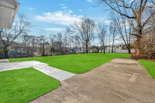 4 Dourland Rd, Medford, NY 11763 - Photo 6