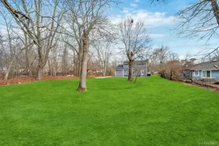 4 Dourland Rd, Medford, NY 11763 - Photo 8