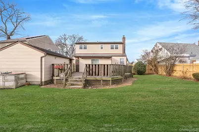 204 Maeder Avenue, Merrick, NY 11566 - Photo 8