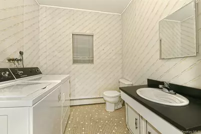 99 Oakfield Avenue, Dix Hills, NY 11746 - Photo 24